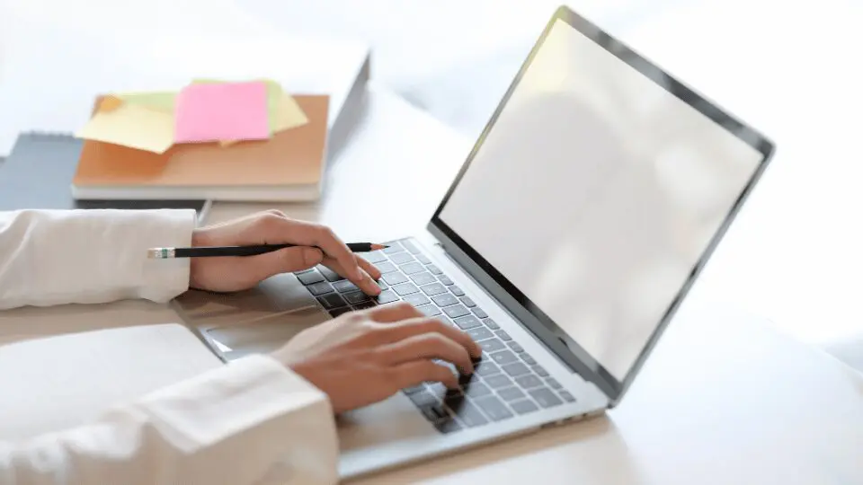 travail à l'ordinateur