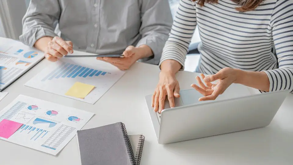 entretien d'évaluation de la performance entre employé et gestionnaire