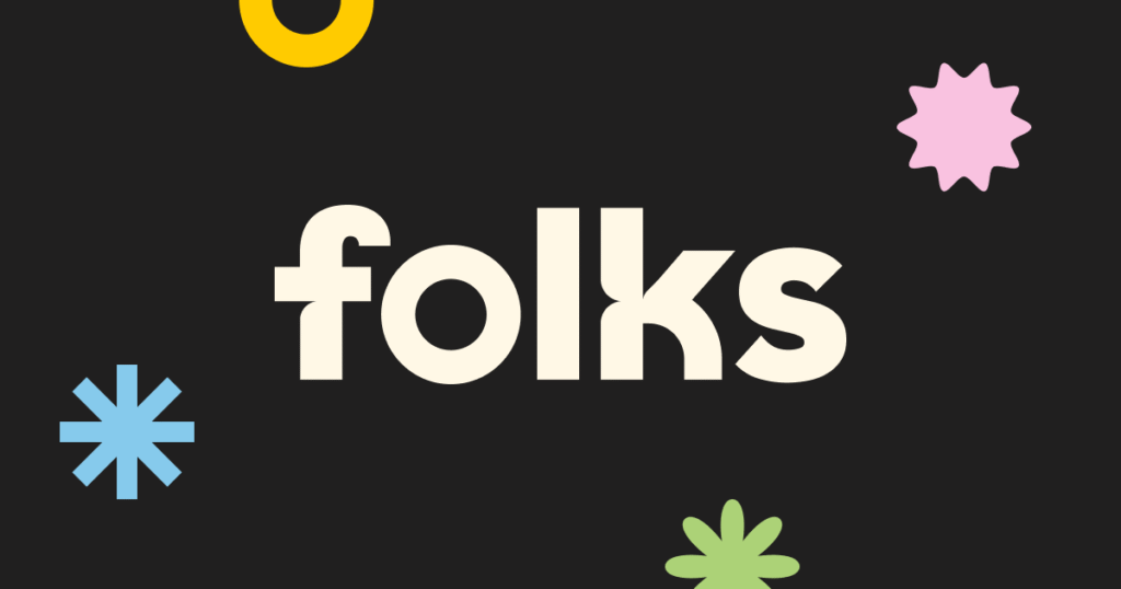Le mot « folks » est centré en lettres grasses de couleur crème sur un fond noir, entouré de formes abstraites en jaune, rose, bleu et vert.