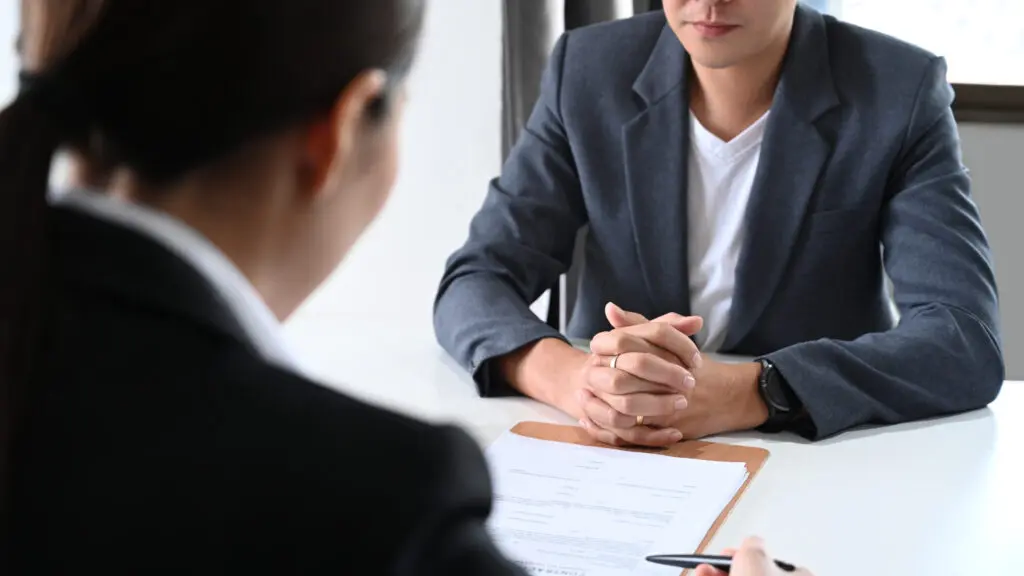 Conformité à la Loi sur les normes du travail : guide pour les PME québécoises